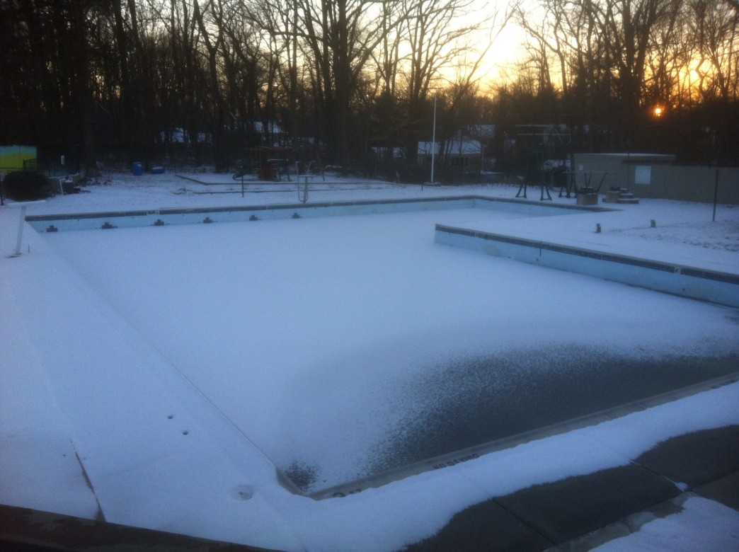 pool-frozen